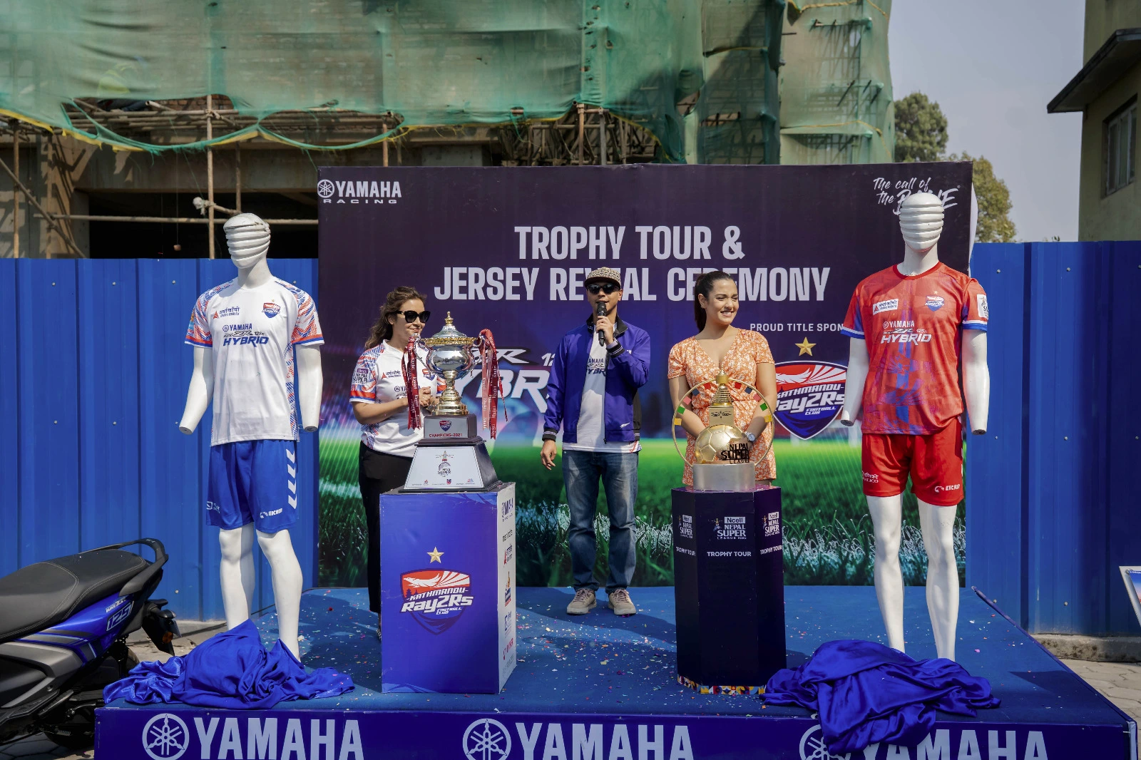 Yamaha RayZR 125FI Hybrid trophy tour & rally-English PR