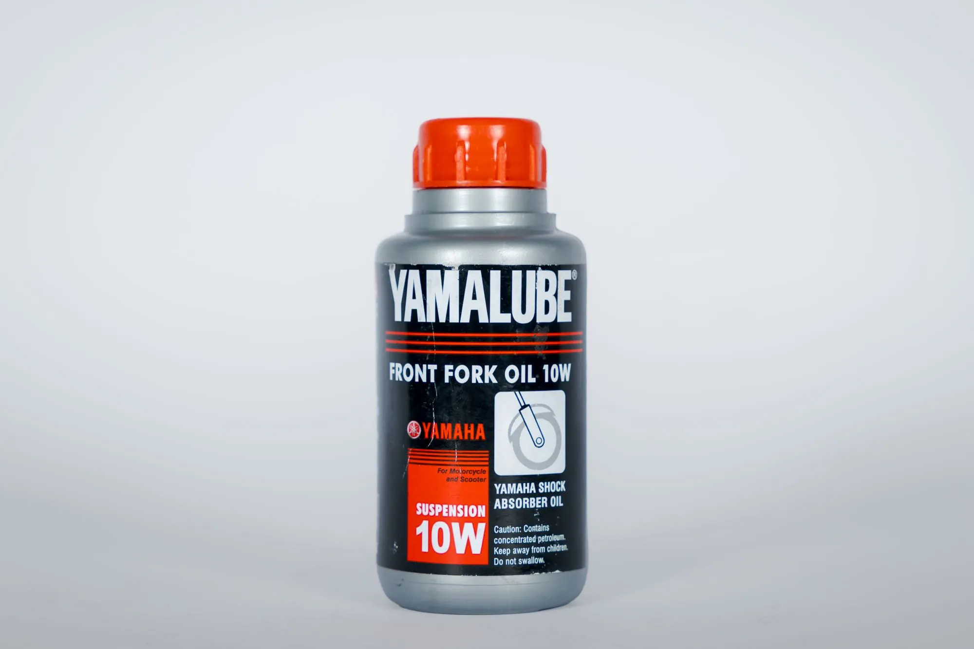 Yamalube-Front-Fork-Oil-10W-175-ML-(90793AD8200)-All-types-of-Motorcycles-and-Scooters